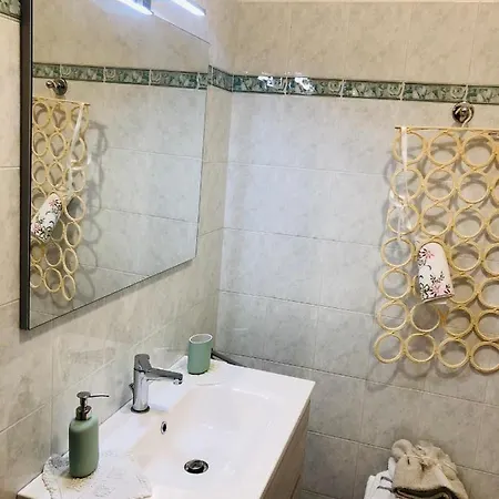 Nyaraló La Casa Di Nonna Clo, Nel Centro Di *