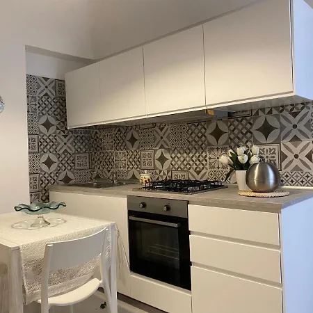La Casa Di Nonna Clo, Nel Centro Di Nyaraló Vasto